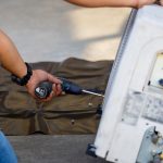 Jak odpocząć w ośrodku wellness i basenie? Instrukcja dla pasjonatów szukających dogłębnego relaksu